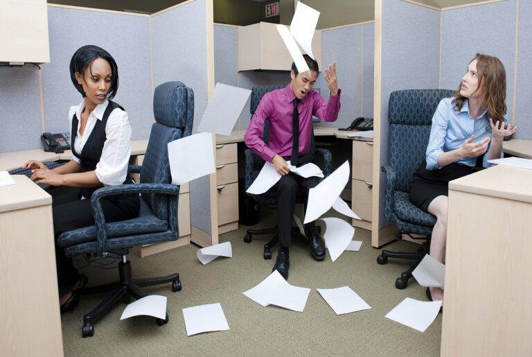 พนักงานบางคนกำลังเป็น 'มะเร็งร้าย' ในฐานะผู้จัดการ คุณควรทำอย่างไร